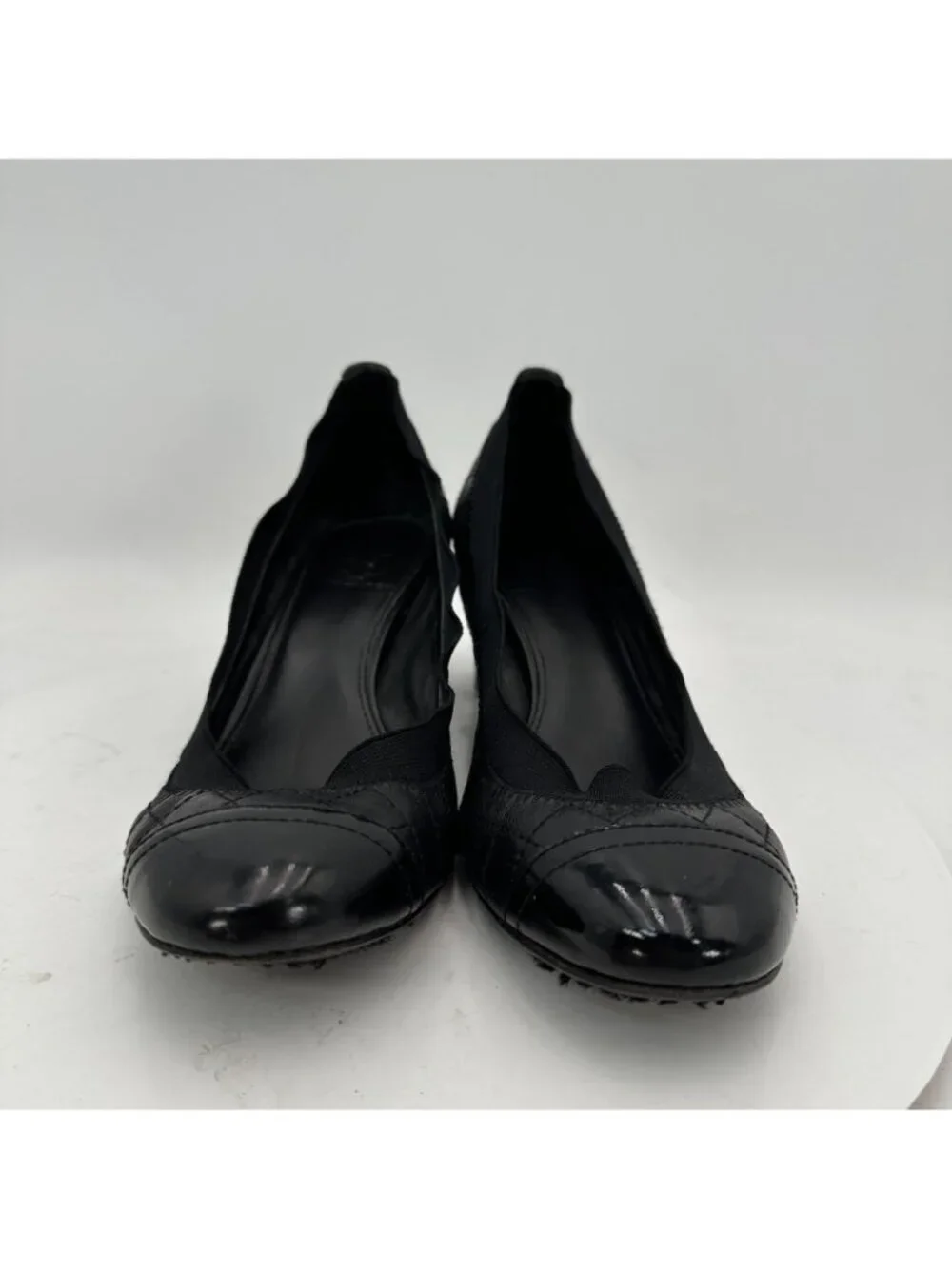 Tory Burch Carrie Women Size 7.5 Black Leather Quilted Pumps Gold Logo Shoes